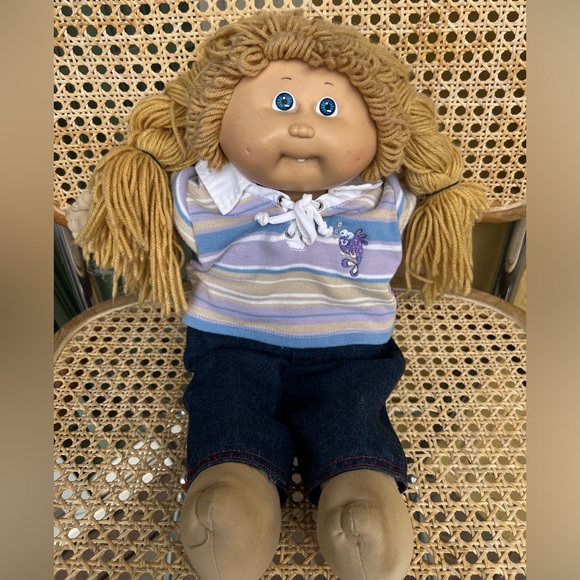 Vintage Cabbage Patch Doll with Blonde Hair - Picture 1 of 8